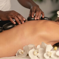 Massage thư giãn và điều trị
